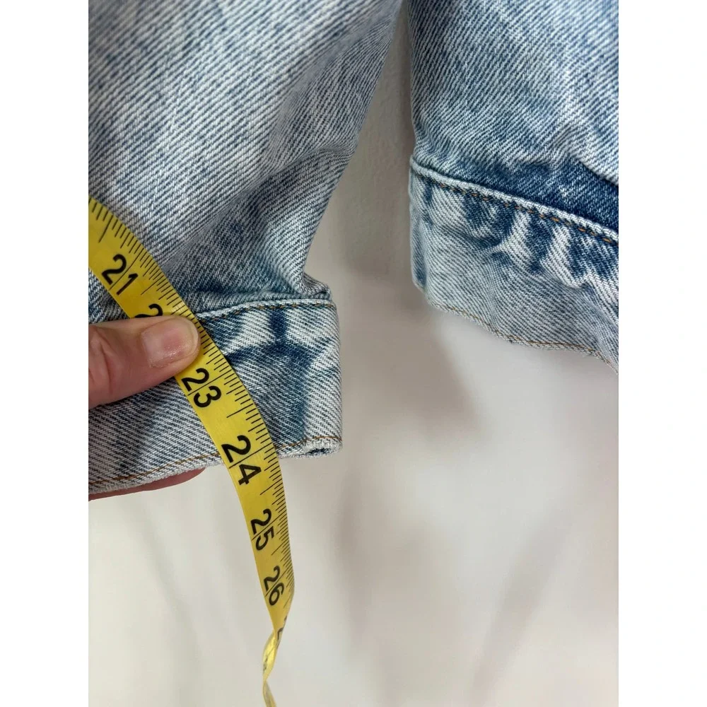 Vintage Levis 70507-0219 Denim Trucker Jacket Made in USA Light Wash Large